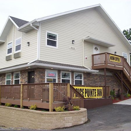 Price Pointe Inn Waukesha Exteriör bild