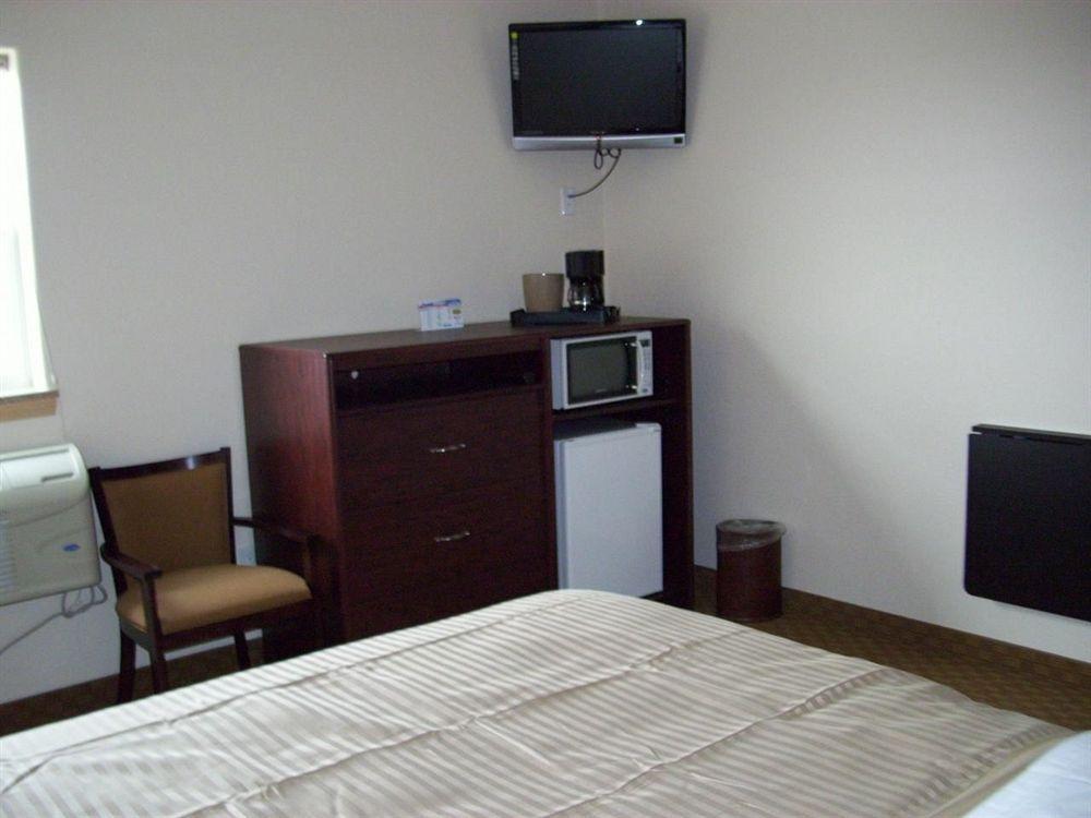 Price Pointe Inn Waukesha Exteriör bild