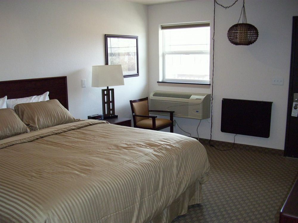 Price Pointe Inn Waukesha Exteriör bild