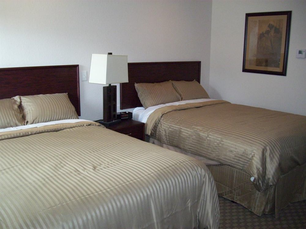 Price Pointe Inn Waukesha Exteriör bild