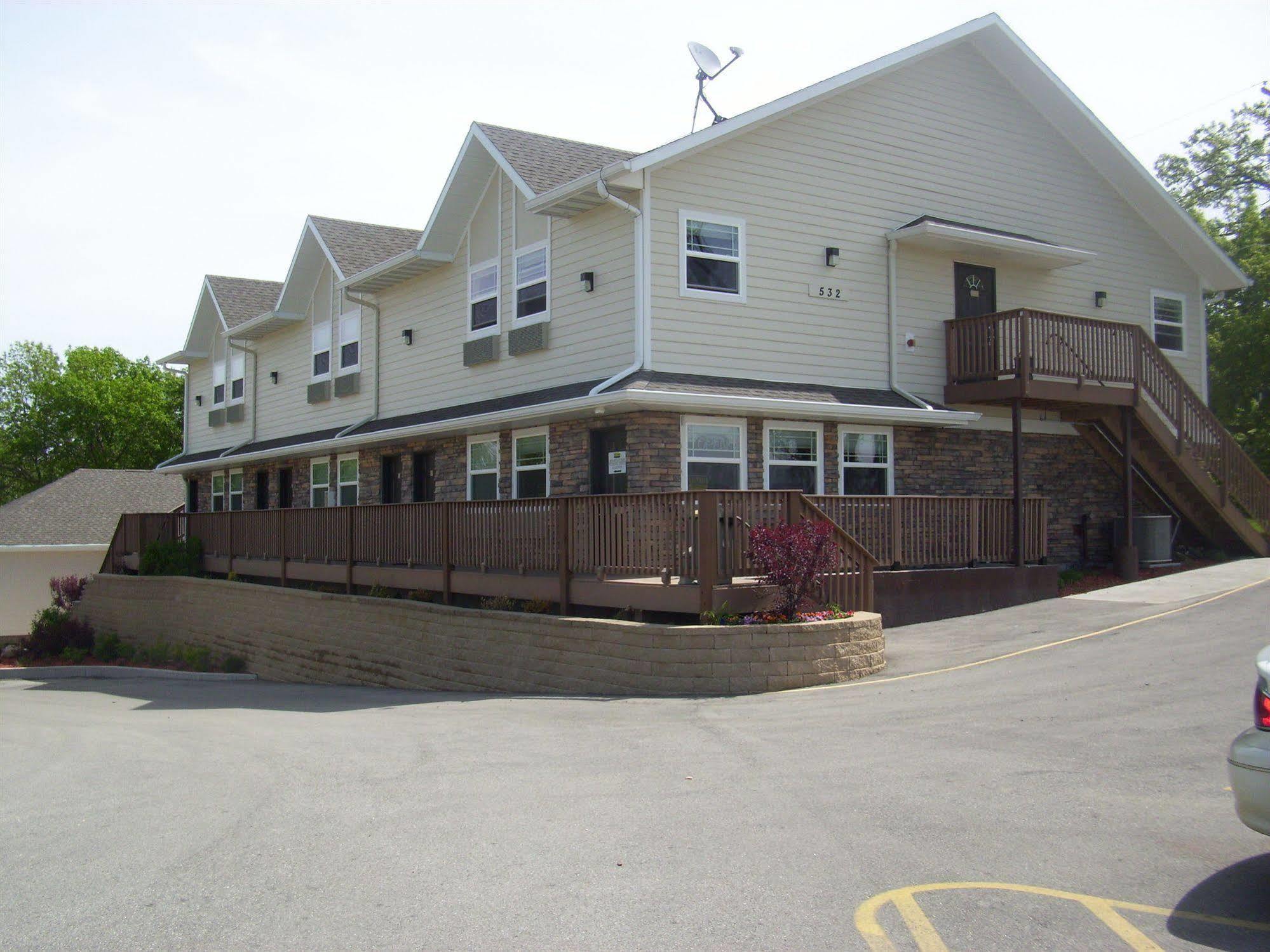 Price Pointe Inn Waukesha Exteriör bild