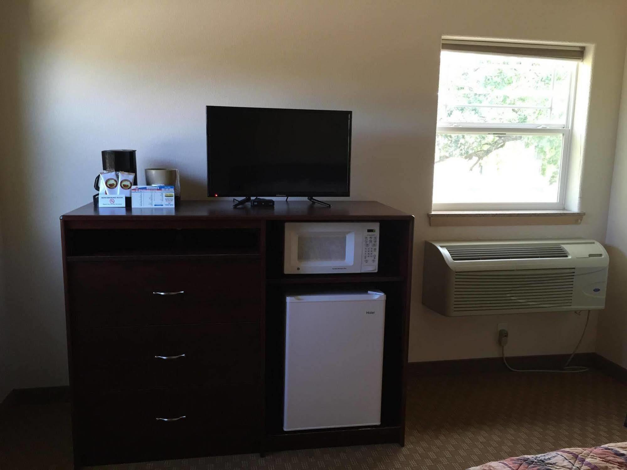 Price Pointe Inn Waukesha Exteriör bild